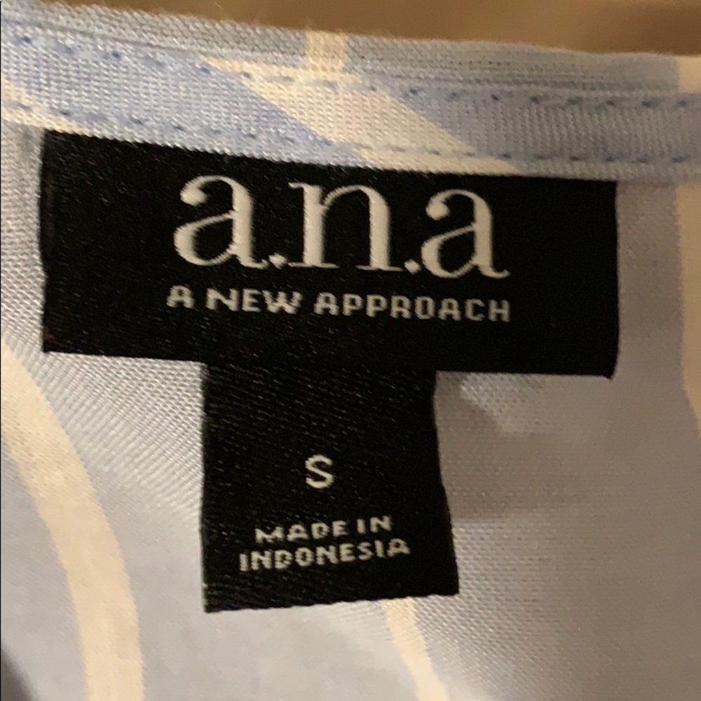 Top - Picture 2 of 2